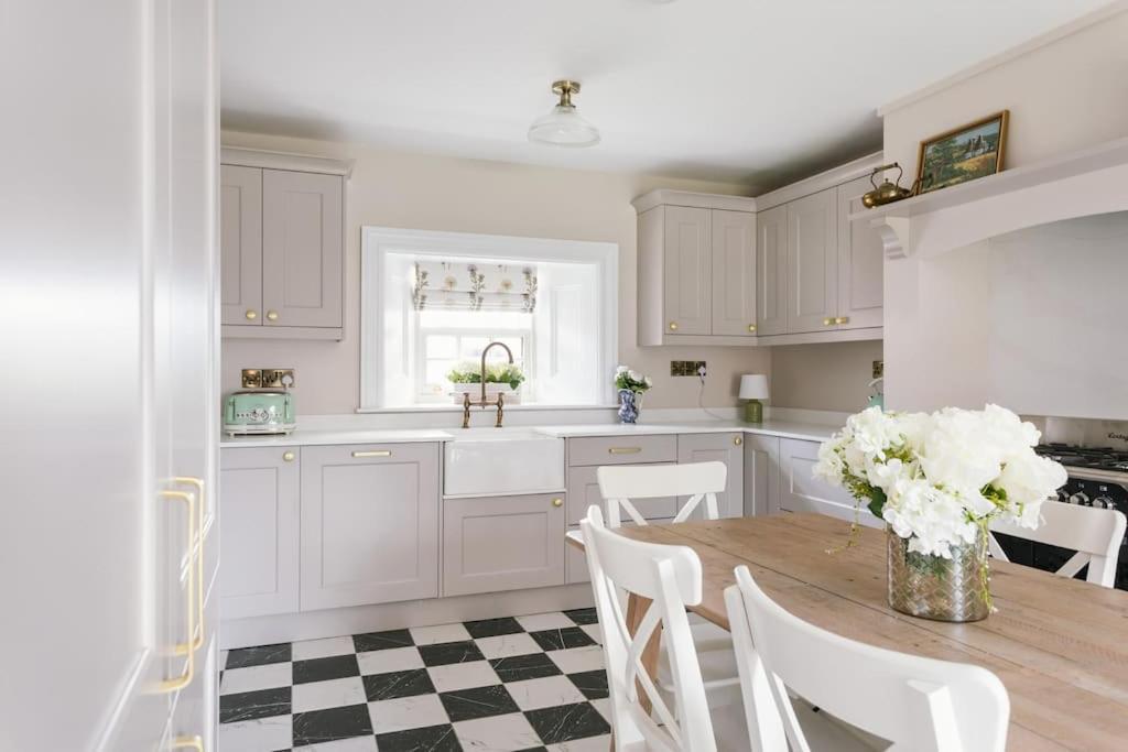 The Farmhouse At Corrstown Village Portrush Ngoại thất bức ảnh